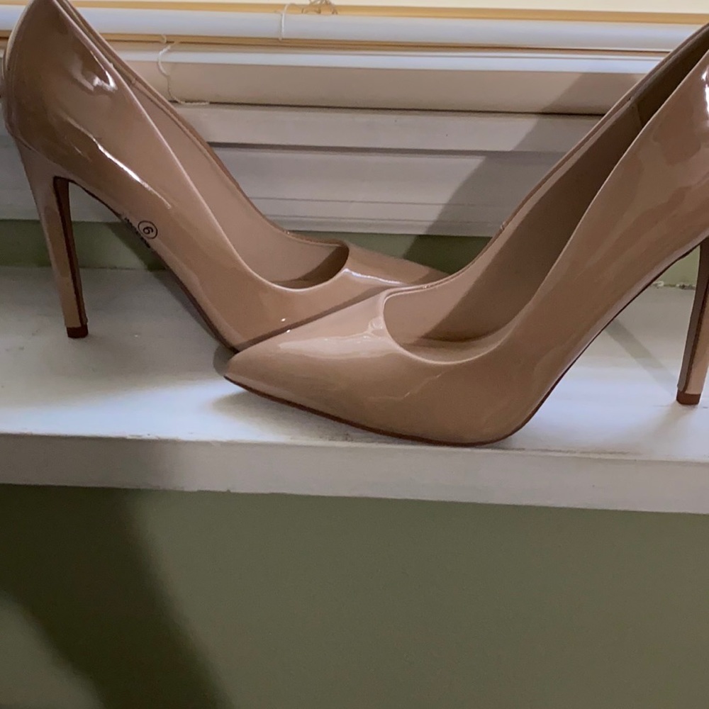 Tan heels never worn